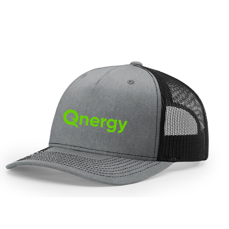 QNERGY RICHARDSON FIVE PANLE TRUCKER HAT - CHARCOAL/BLACK FULL FRONT LOGO