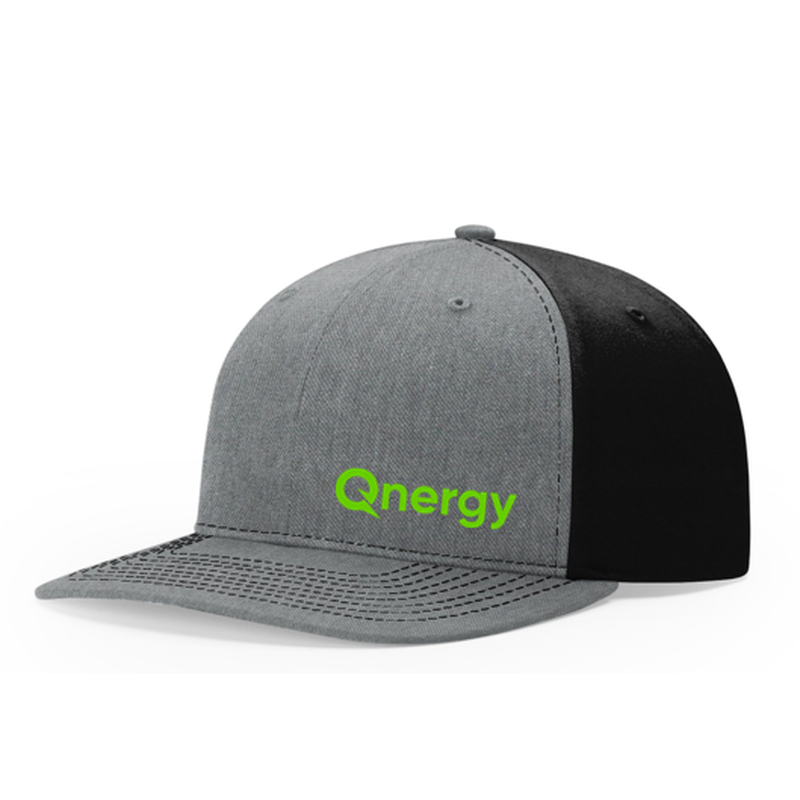 QNERGY RISHARDSON 6 PANEL TWILL CAP - HEATHER GREY/BLACK - SIDE PANEL LOGO
